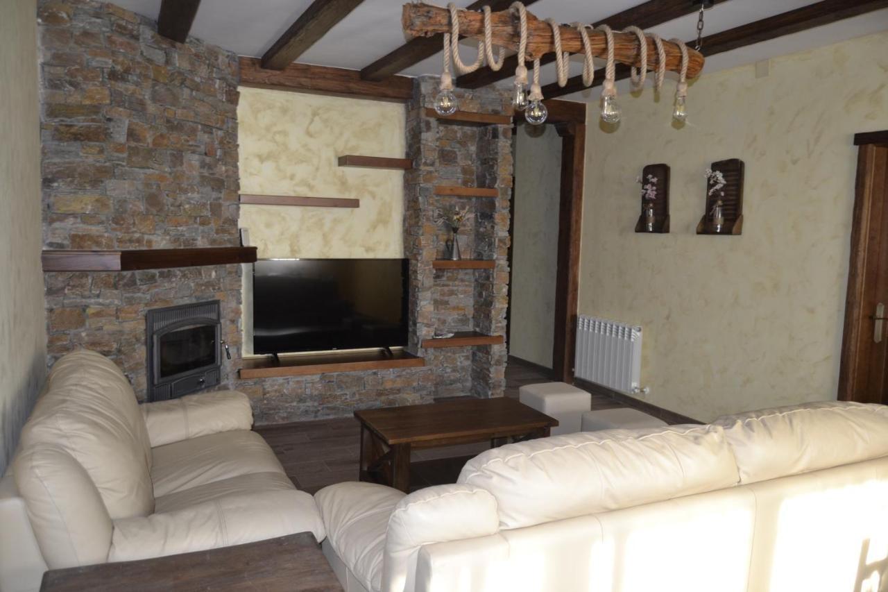 El Capricho De Los Carrascos Juarros de Voltoya ภายนอก รูปภาพ