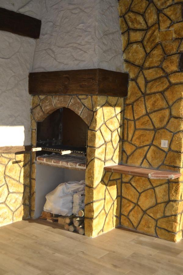 El Capricho De Los Carrascos Juarros de Voltoya ภายนอก รูปภาพ
