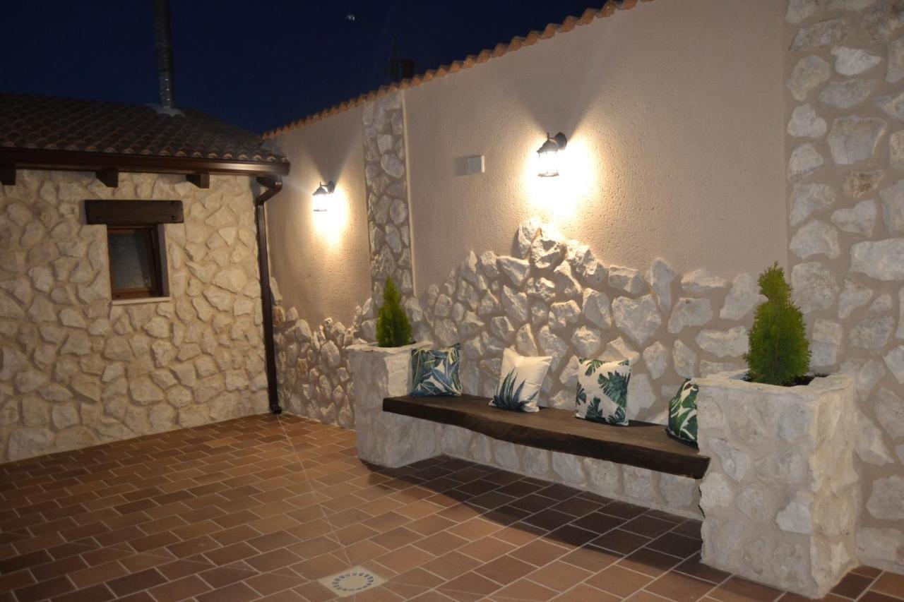 El Capricho De Los Carrascos Juarros de Voltoya ภายนอก รูปภาพ