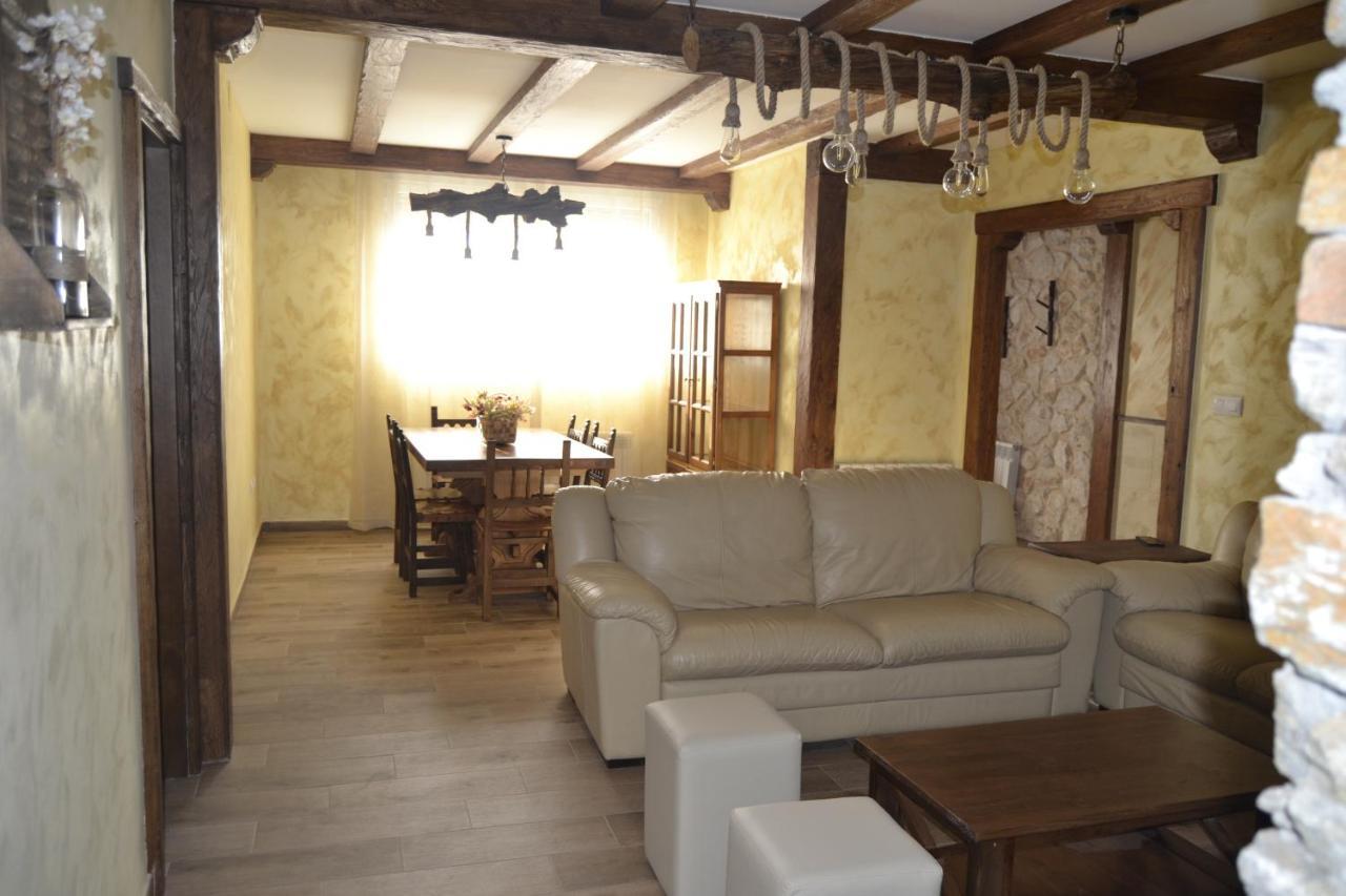 El Capricho De Los Carrascos Juarros de Voltoya ภายนอก รูปภาพ