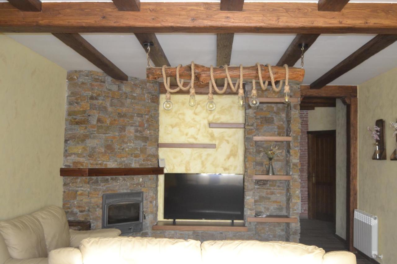 El Capricho De Los Carrascos Juarros de Voltoya ภายนอก รูปภาพ